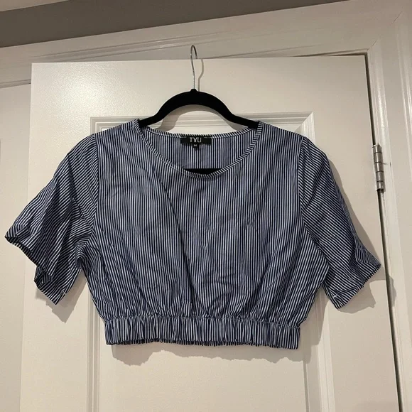 Striped Cropped Top - Picture 4 of 5